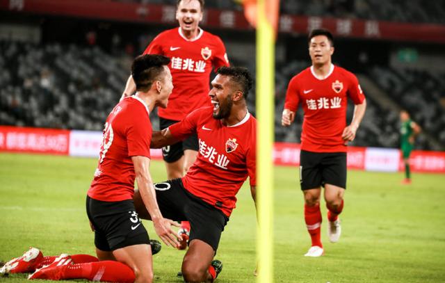  雷恩队长里程碑战役，攻入个人百球里程碑  