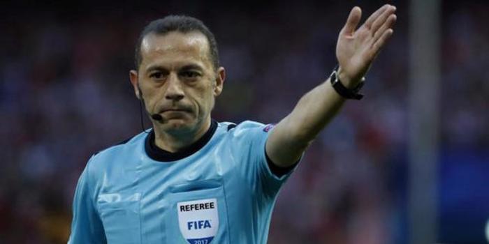  尤文图斯争议判罚引发热议  